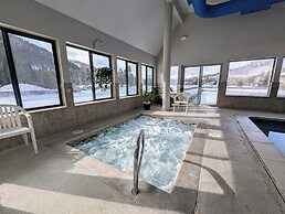 Lenawee 1738 by SummitCove Vacation Lodging