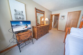 Lenawee 1738 by SummitCove Vacation Lodging