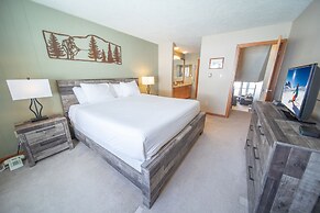 Lenawee 1738 by SummitCove Vacation Lodging