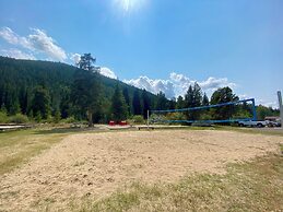 Lenawee 1738 by SummitCove Vacation Lodging