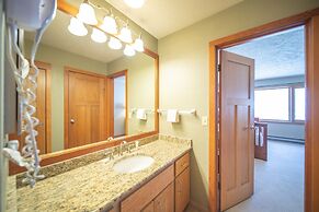 Lenawee 1738 by SummitCove Vacation Lodging