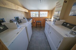 Lenawee 1738 by SummitCove Vacation Lodging