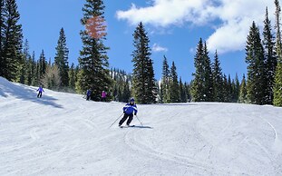 Red Hawk Lodge 2275