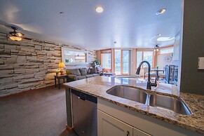 Lakeside 1481 by SummitCove Vacation Lodging