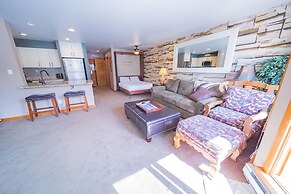 Lakeside 1481 by SummitCove Vacation Lodging