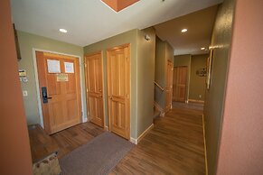 Gateway Lodge 5099 by SummitCove Vacation Lodging