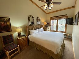 Hidden River Lodge 5977 by SummitCove Vacation Lodging