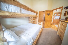 Hidden River Lodge 5977 by SummitCove Vacation Lodging