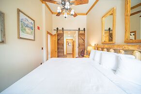 Hidden River Lodge 5977 by SummitCove Vacation Lodging