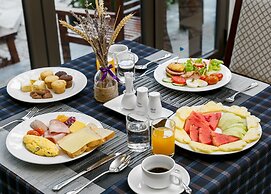 Haka Hotel & Apartment