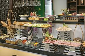 Haka Hotel & Apartment