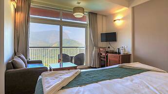Shola Crown Resort - Munnar