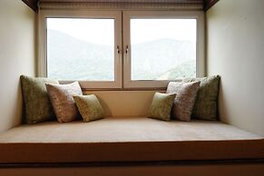 Shola Crown Resort - Munnar