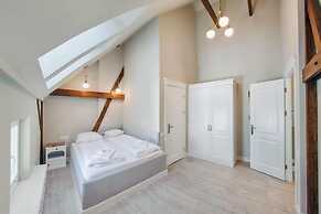 Lion Apartments - Scandi Love