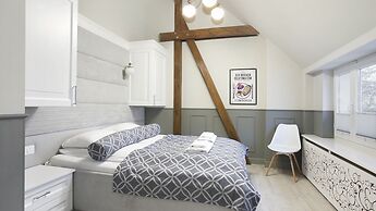 Lion Apartments - Scandi Love