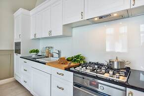 Lion Apartments - Scandi Love