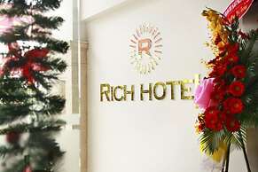 Rich Hotel