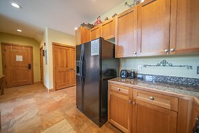 Antlers Gulch 303 by SummitCove Vacation Lodging