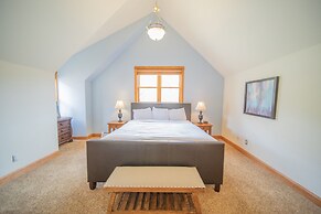 Antlers Gulch 303 by SummitCove Vacation Lodging