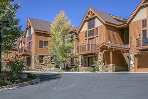 Antlers Gulch 303 by SummitCove Vacation Lodging
