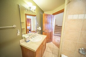 Antlers Gulch 303 by SummitCove Vacation Lodging