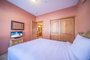 Antlers Gulch 303 by SummitCove Vacation Lodging