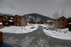 Antlers Gulch 303 by SummitCove Vacation Lodging