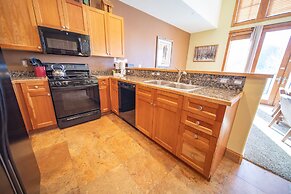 Antlers Gulch 303 by SummitCove Vacation Lodging