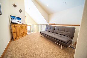 Antlers Gulch 303 by SummitCove Vacation Lodging
