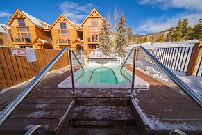 Antlers Gulch 303 by SummitCove Vacation Lodging