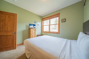 Antlers Gulch 303 by SummitCove Vacation Lodging