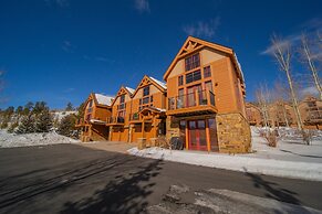 Antlers Gulch 303 by SummitCove Vacation Lodging