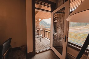 Lone Eagle 3000 by SummitCove Vacation Lodging