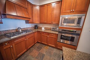 Lone Eagle 3000 by SummitCove Vacation Lodging