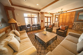 Lone Eagle 3000 by SummitCove Vacation Lodging