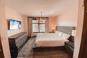 Lone Eagle 3000 by SummitCove Vacation Lodging