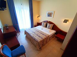 Villa Isabella Hotel & Residence