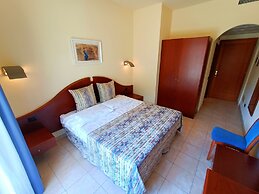 Villa Isabella Hotel & Residence