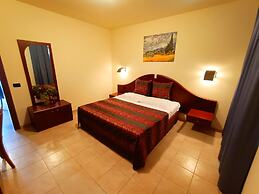 Villa Isabella Hotel & Residence