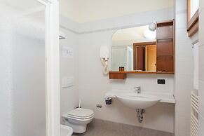 Villa Isabella Hotel & Residence