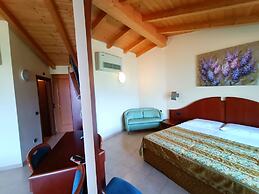 Villa Isabella Hotel & Residence