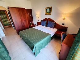 Villa Isabella Hotel & Residence