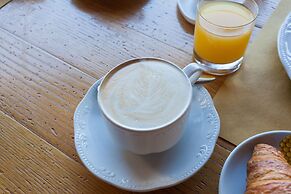 Villa Isabella Hotel & Residence