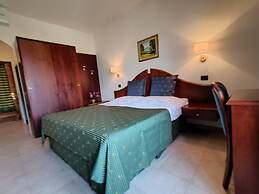 Villa Isabella Hotel & Residence