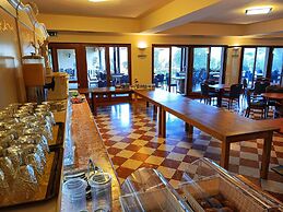 Villa Isabella Hotel & Residence