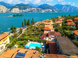 Villa Isabella Hotel & Residence