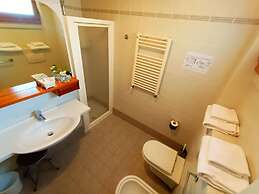 Villa Isabella Hotel & Residence