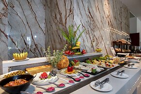 Vantaris Luxury Beach Resort