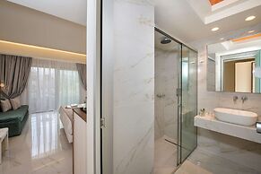 Vantaris Luxury Beach Resort