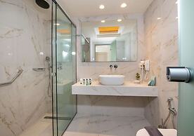 Vantaris Luxury Beach Resort